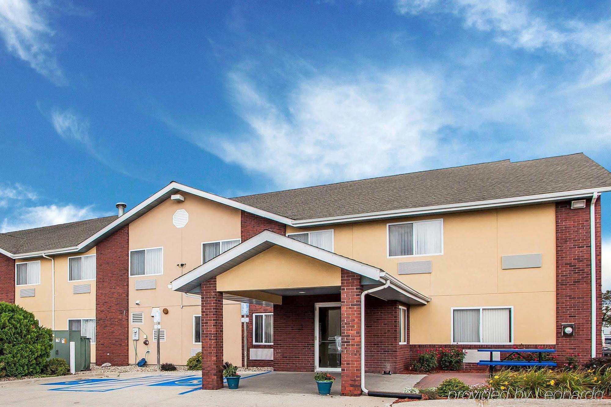 Baymont By Wyndham Fort Dodge Exteriér fotografie